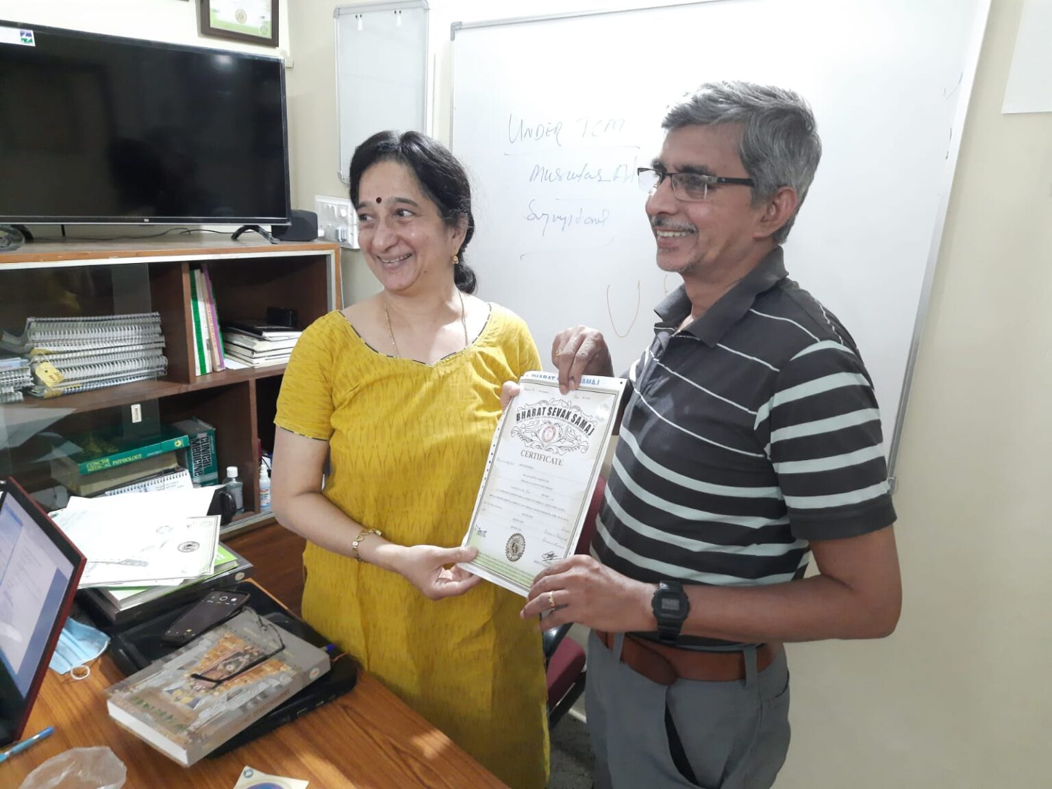 N Ravichandran receiving his Diploma certificate in Acupuncture from Dr Latha Murli